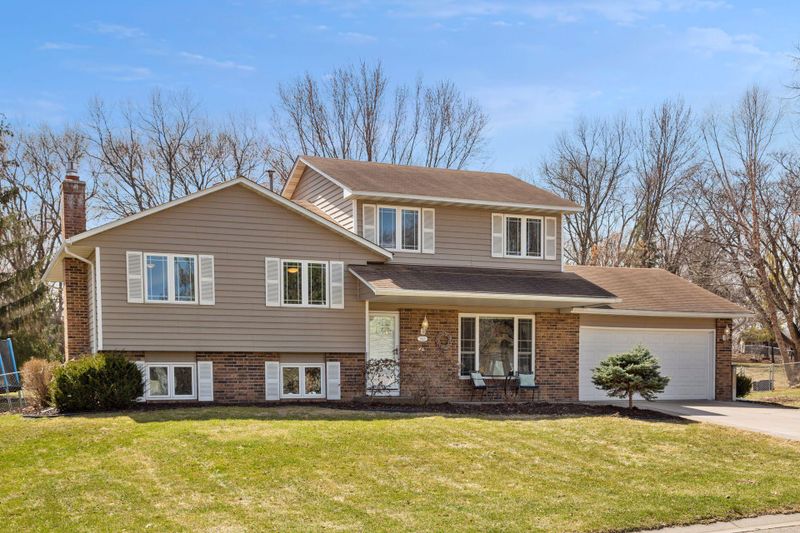 5920 131st St W, Apple Valley, MN 55124