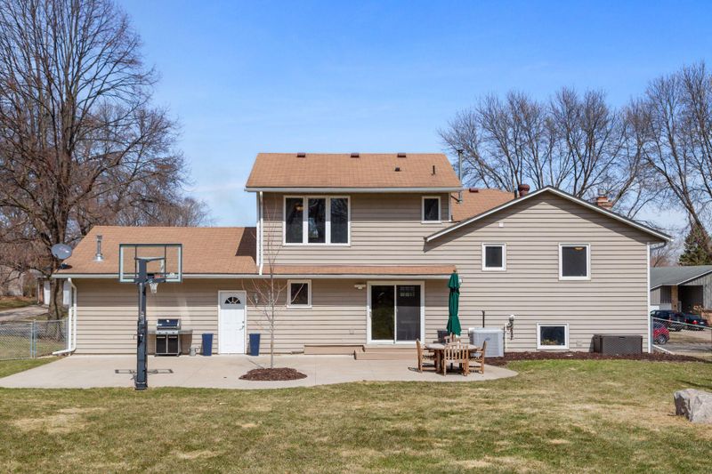 5920 131st St W, Apple Valley, MN 55124