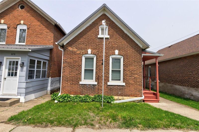 872 E 6th St, Winona, MN 55987