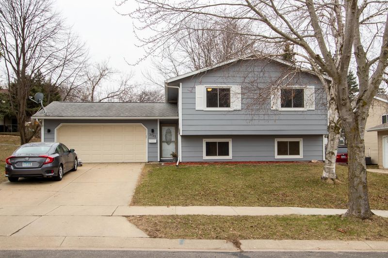 3725 10th Ave SW, Rochester, MN 55902