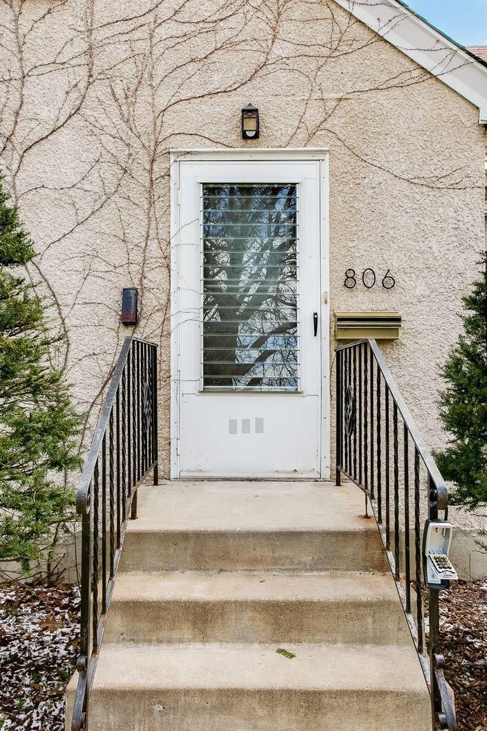 806 Arlington Ave W, Saint Paul, MN 55117