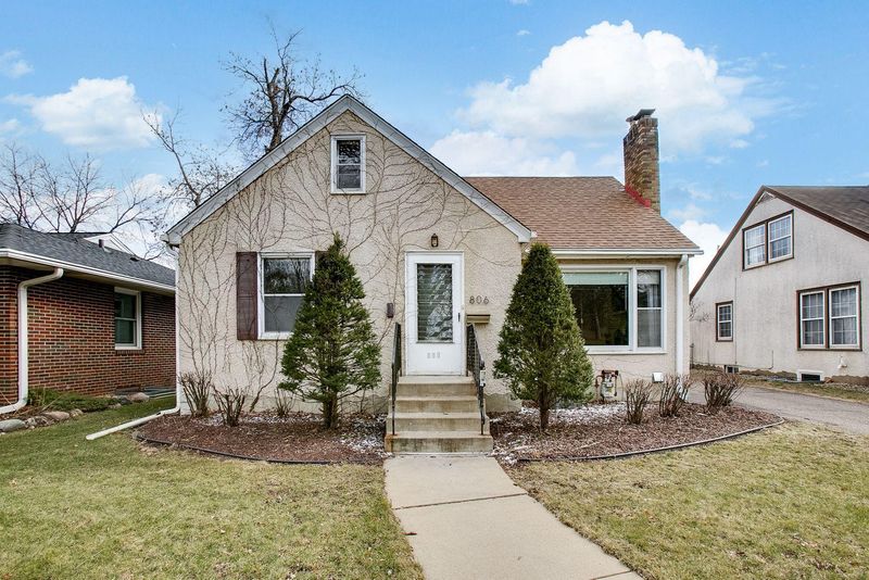 806 Arlington Ave W, Saint Paul, MN 55117