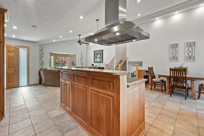 622 Prairie Flower Rd, Lino Lakes, MN 55014