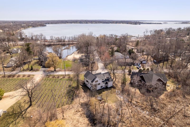 1239 La Salle St, Wayzata, MN 55391