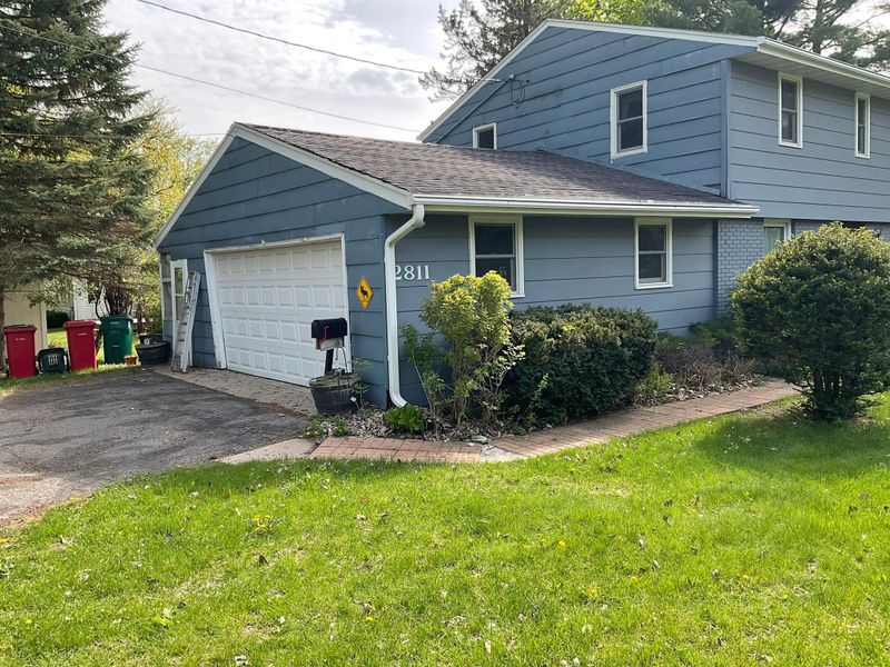 2811 W 90th St, Bloomington, MN 55431