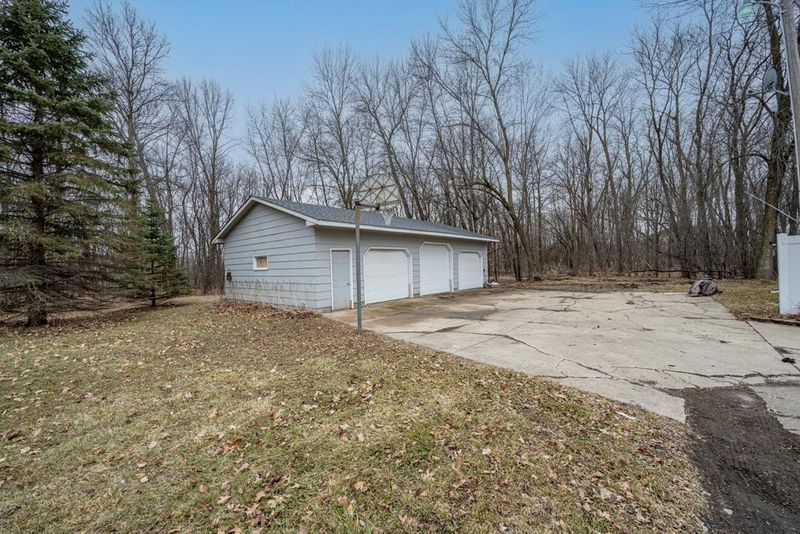 6301 Pioneer Trl, Loretto, MN 55357