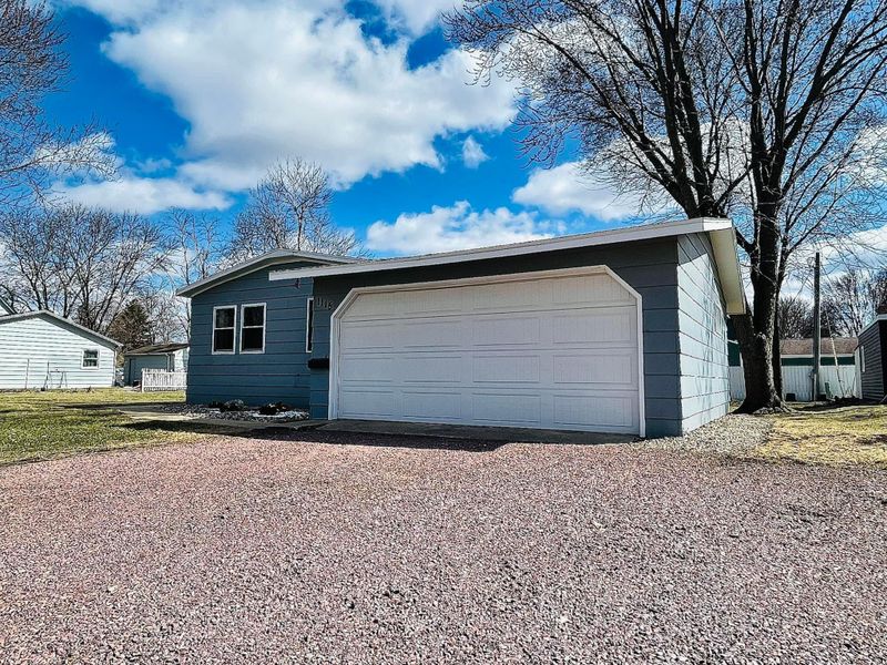 1115 Grant St, Jackson, MN 56143