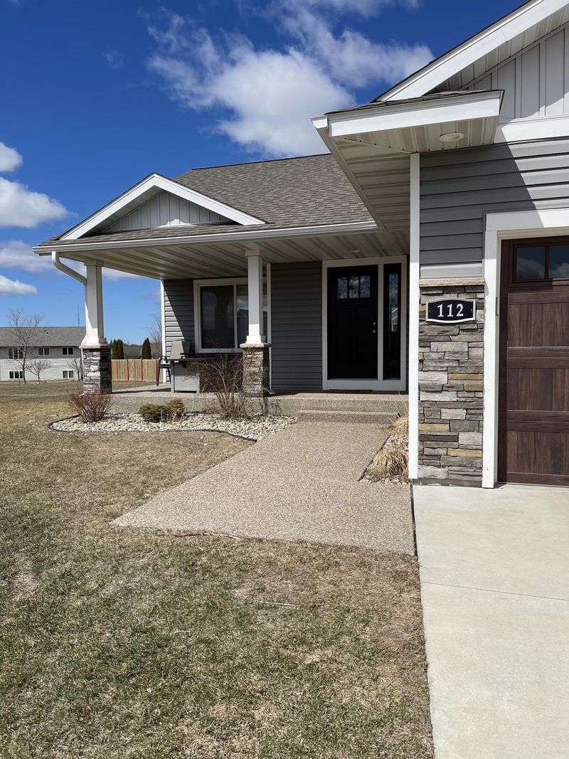 112 Pelican Ct, Mankato, MN 56001