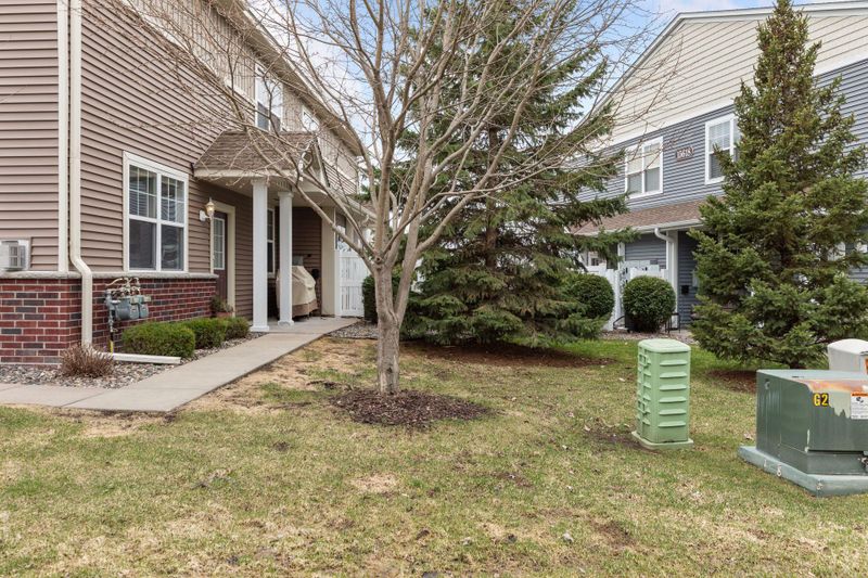 15614 Emerald Dr N #10, Hugo, MN 55038
