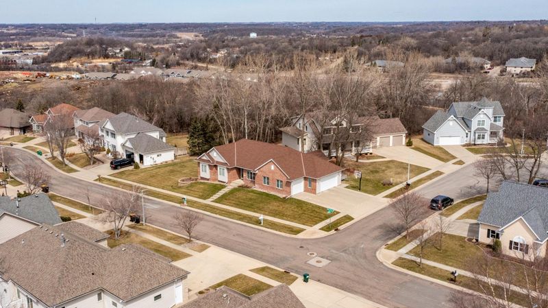 1611 Glendale Hills Dr NE, Rochester, MN 55906