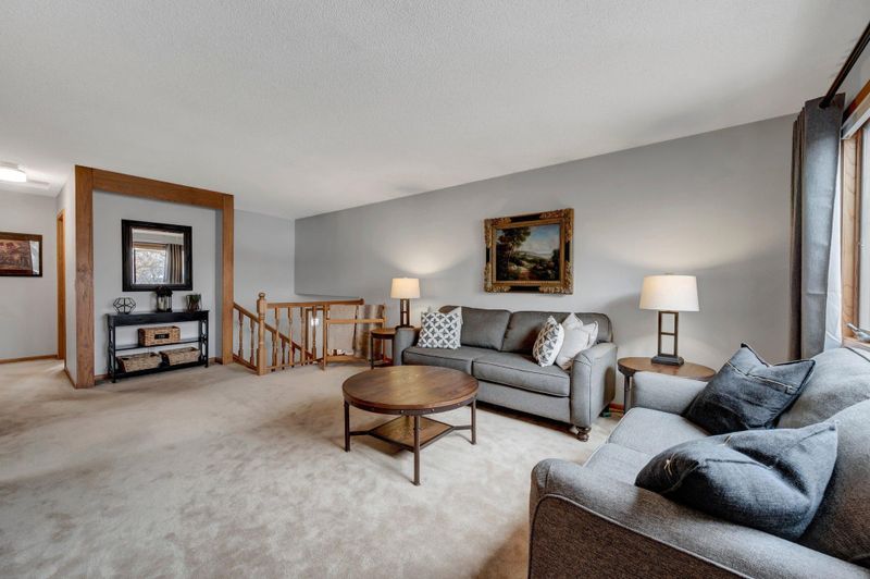 6286 Chesshire Ln N, Maple Grove, MN 55311