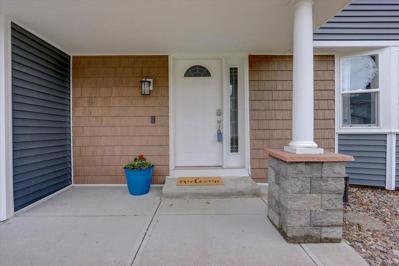 13112 Girard Ave S, Burnsville, MN 55337