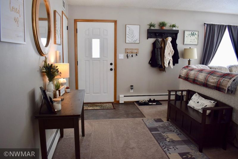 515 Kneale Ave S, Thief River Falls, MN 56701