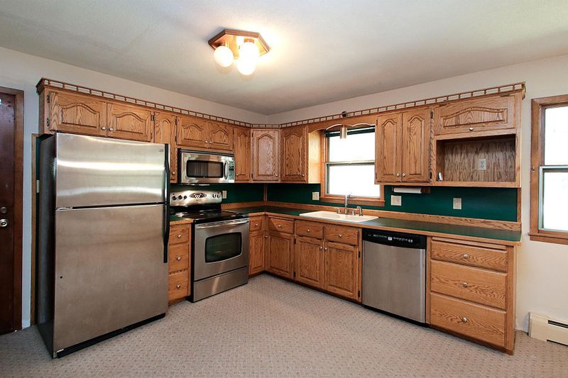 915 N Miller Ave, Litchfield, MN 55355