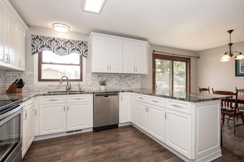 4016 11th Ave NW, Rochester, MN 55901