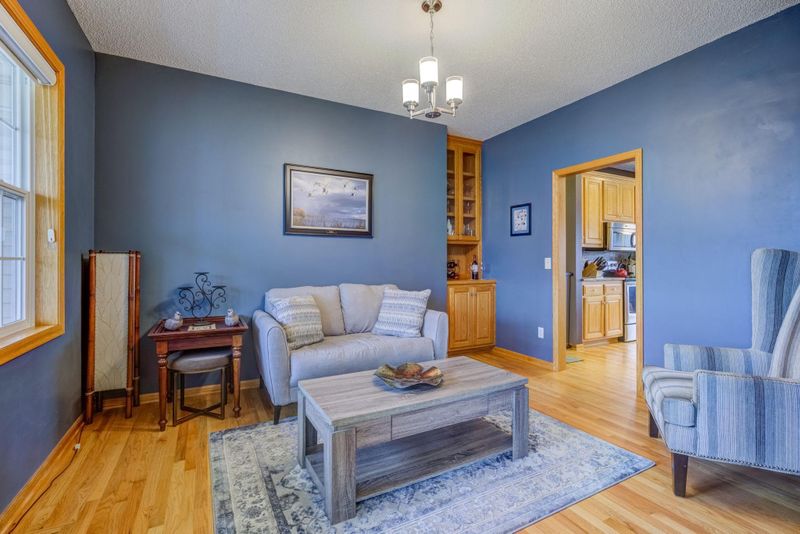 1561 Windsor Ln, Shakopee, MN 55379
