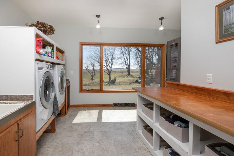 16 Main St W, Racine, MN 55967