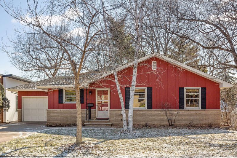 17 Vincent Ave S, Minneapolis, MN 55405