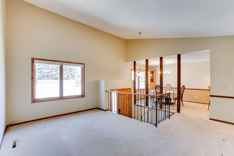 5664 W Bavarian Ps, Fridley, MN 55432