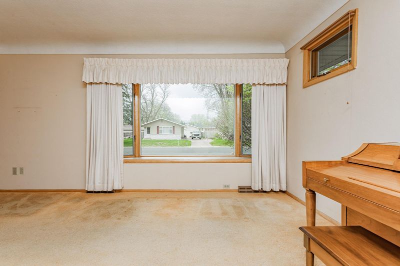 1705 Maple St, Hastings, MN 55033