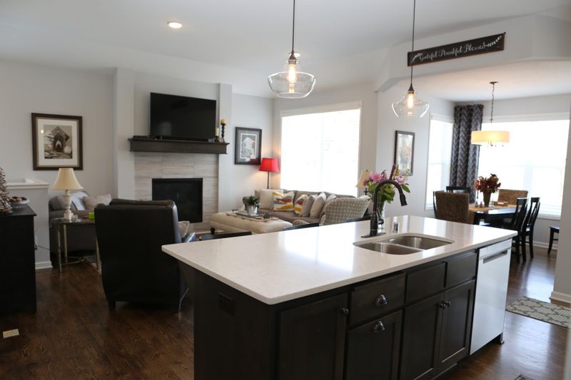 1132 Pine Hill Ln, White Bear Twp, MN 55127