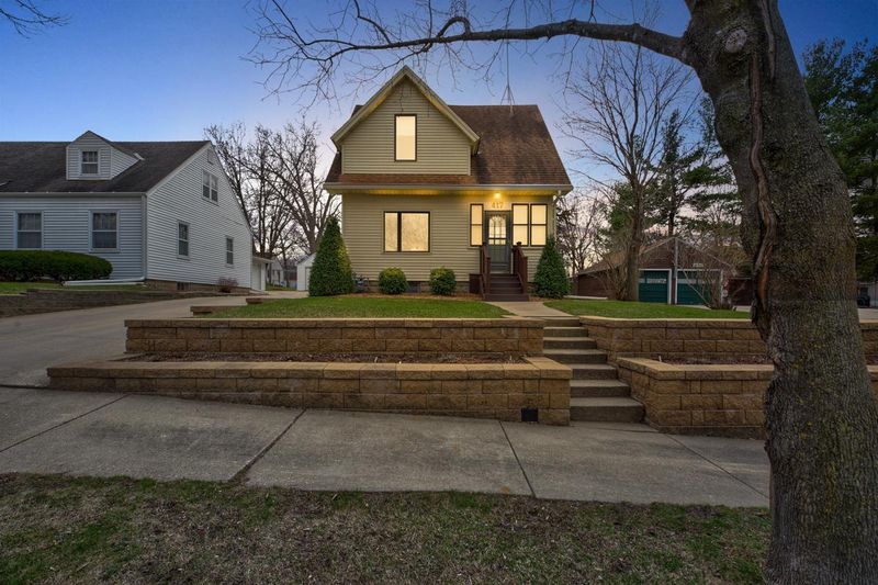 417 3rd St NE, Faribault, MN 55021