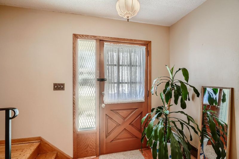 24 Michael St, Saint Paul, MN 55119