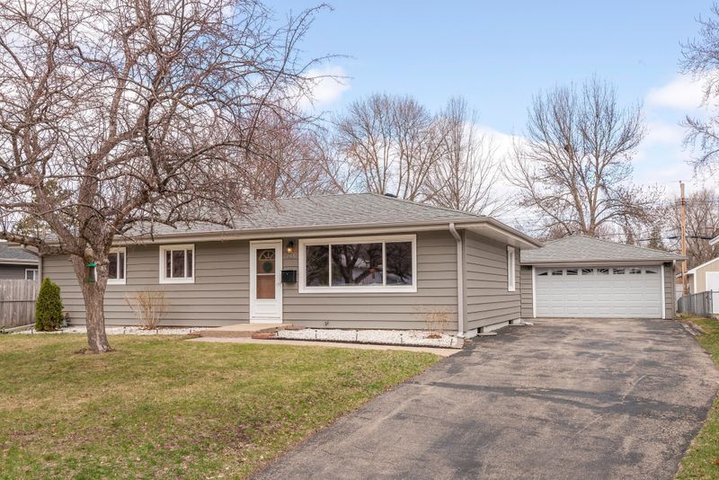 306 E 100th St, Bloomington, MN 55420
