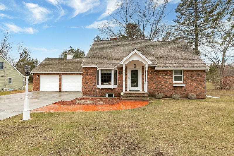 91 Woodhill Rd, Saint Cloud, MN 56301