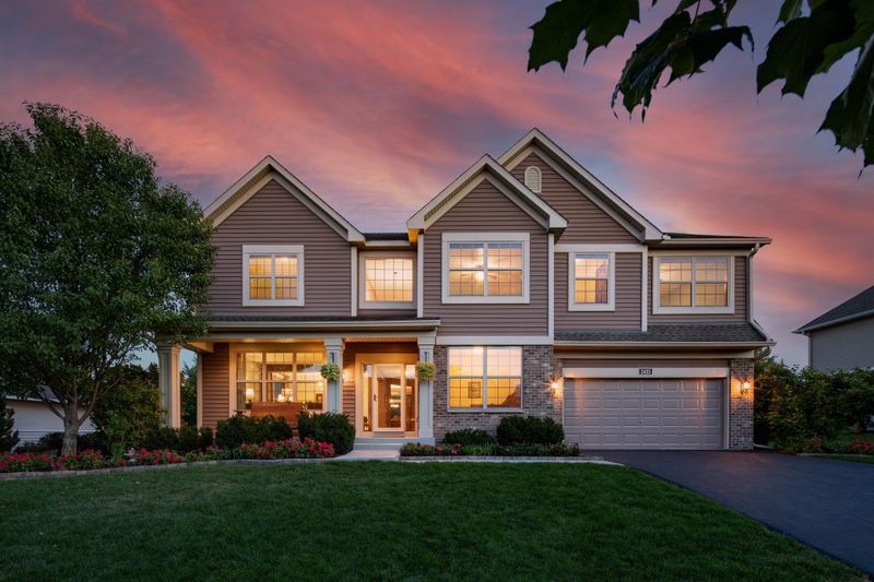 2425 Acorn Point, Victoria, MN 55386