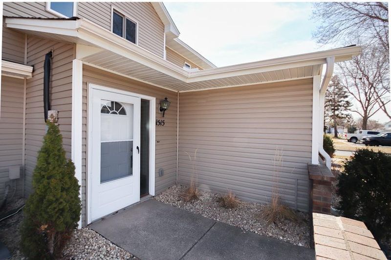 1515 Creek Meadows Dr NW, Coon Rapids, MN 55433