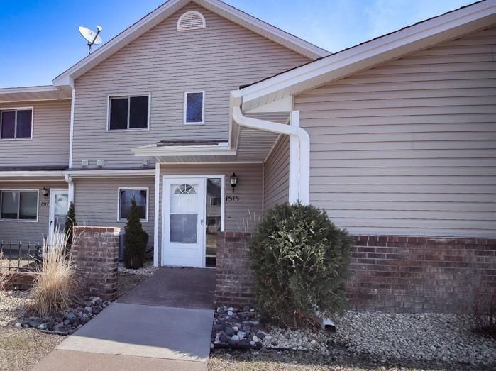 1515 Creek Meadows Dr NW, Coon Rapids, MN 55433