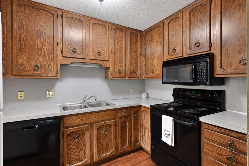 35 Maple Island Rd, Burnsville, MN 55306