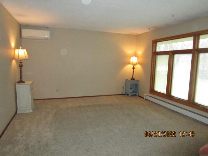 211 7th Ave W, Ellendale, MN 56026