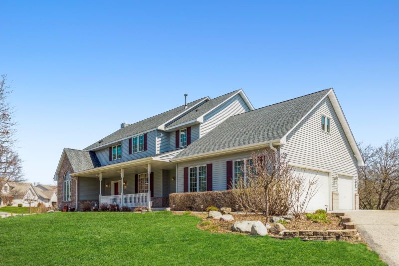 14210 Freeport Trl, Apple Valley, MN 55124