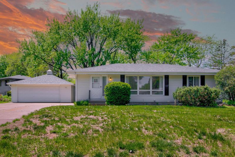 1336 Gary Dr, Saint Paul Park, MN 55071