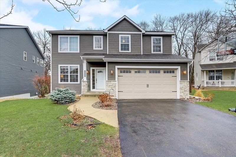 7752 Everest Ct N, Maple Grove, MN 55311