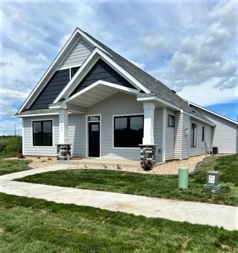 5263 Harvest Lake Dr NW, Rochester, MN 55901