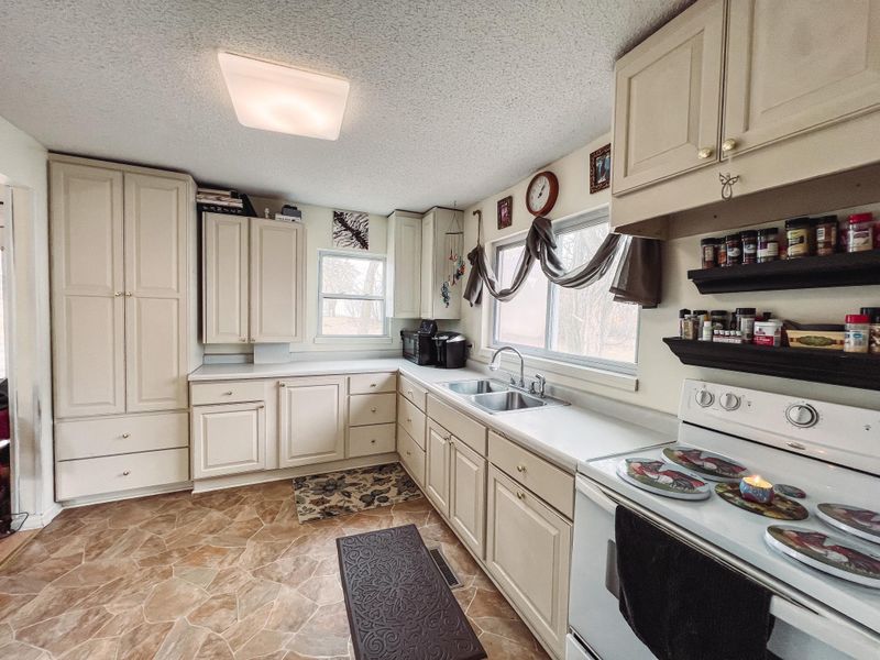 907 7th Ave N, Princeton, MN 55371
