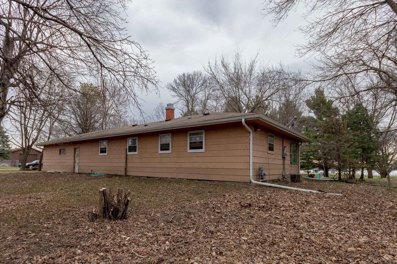 450 Evergreen Meadow Ln, Montgomery, MN 56069
