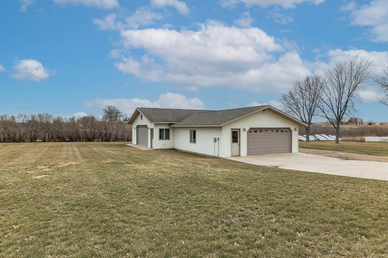 28704 S Shore Dr, Starbuck, MN 56381