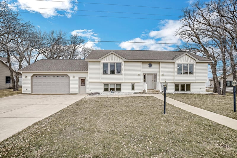 28704 S Shore Dr, Starbuck, MN 56381