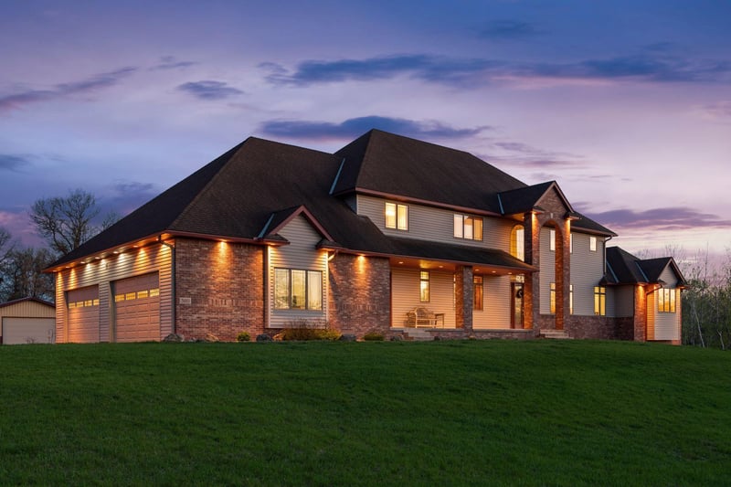 580 317th Ave NW, Cambridge, MN 55008