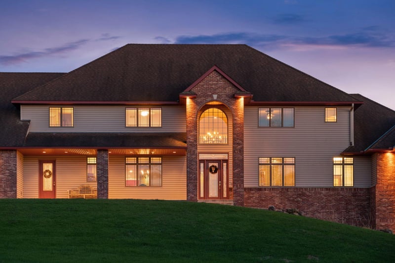 580 317th Ave NW, Cambridge, MN 55008