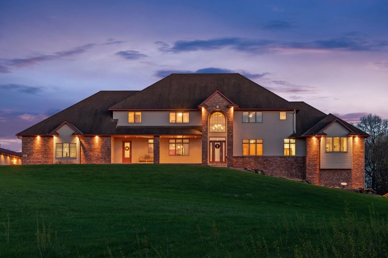 580 317th Ave NW, Cambridge, MN 55008