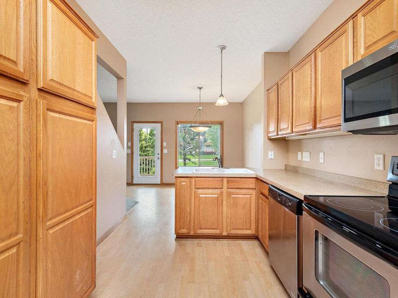 8659 Tessman Cir N, Brooklyn Park, MN 55445