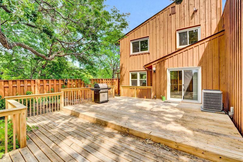 6845 York Pl N, Brooklyn Center, MN 55429