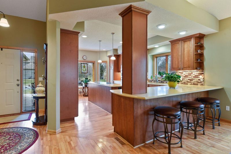 10261 Normandy Crest, Eden Prairie, MN 55347