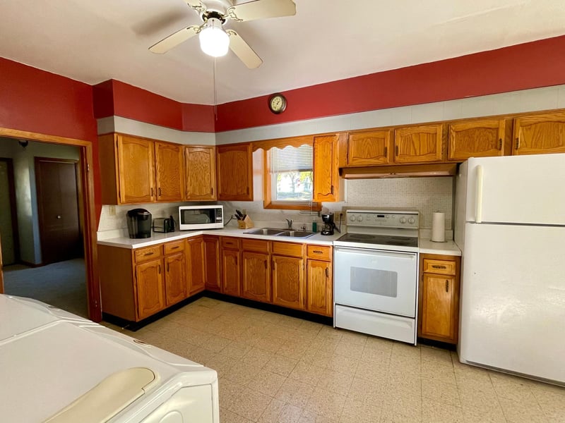 308 3rd St, Lucan, MN 56255