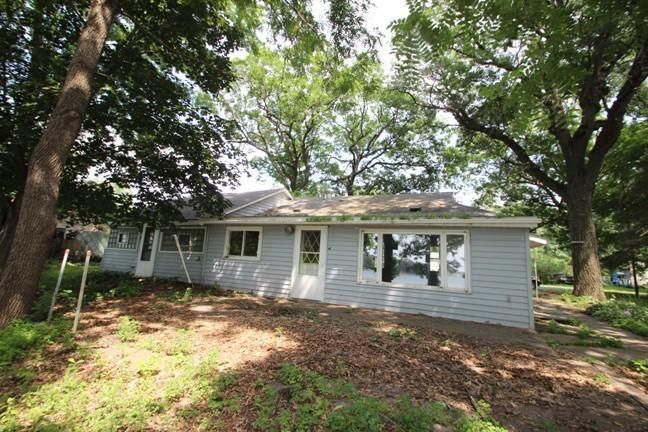 18734 Breezy Point Dr NE, Wyoming, MN 55092
